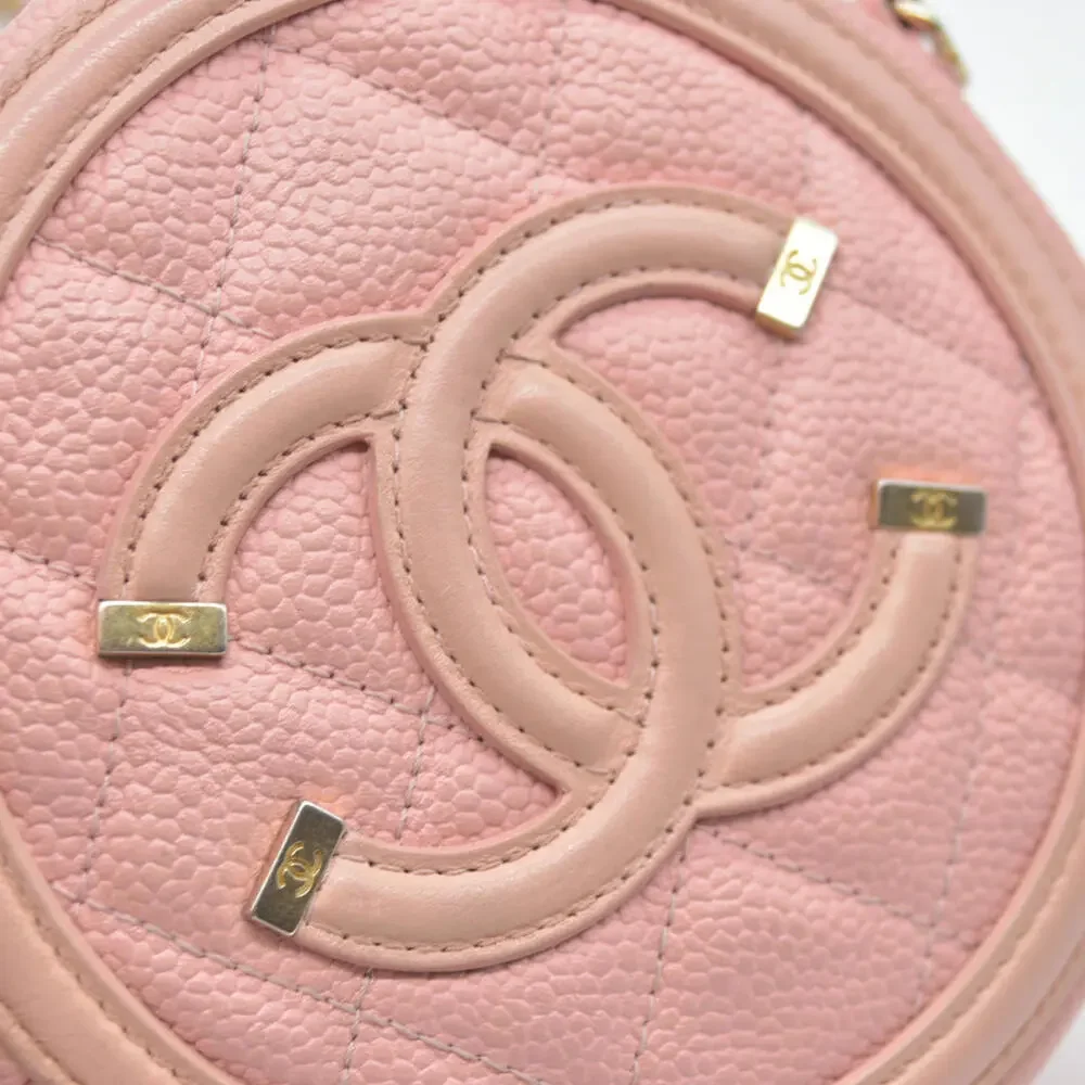 $2150 Chanel Caviar Filigree Quilted Round Crossbody 2019